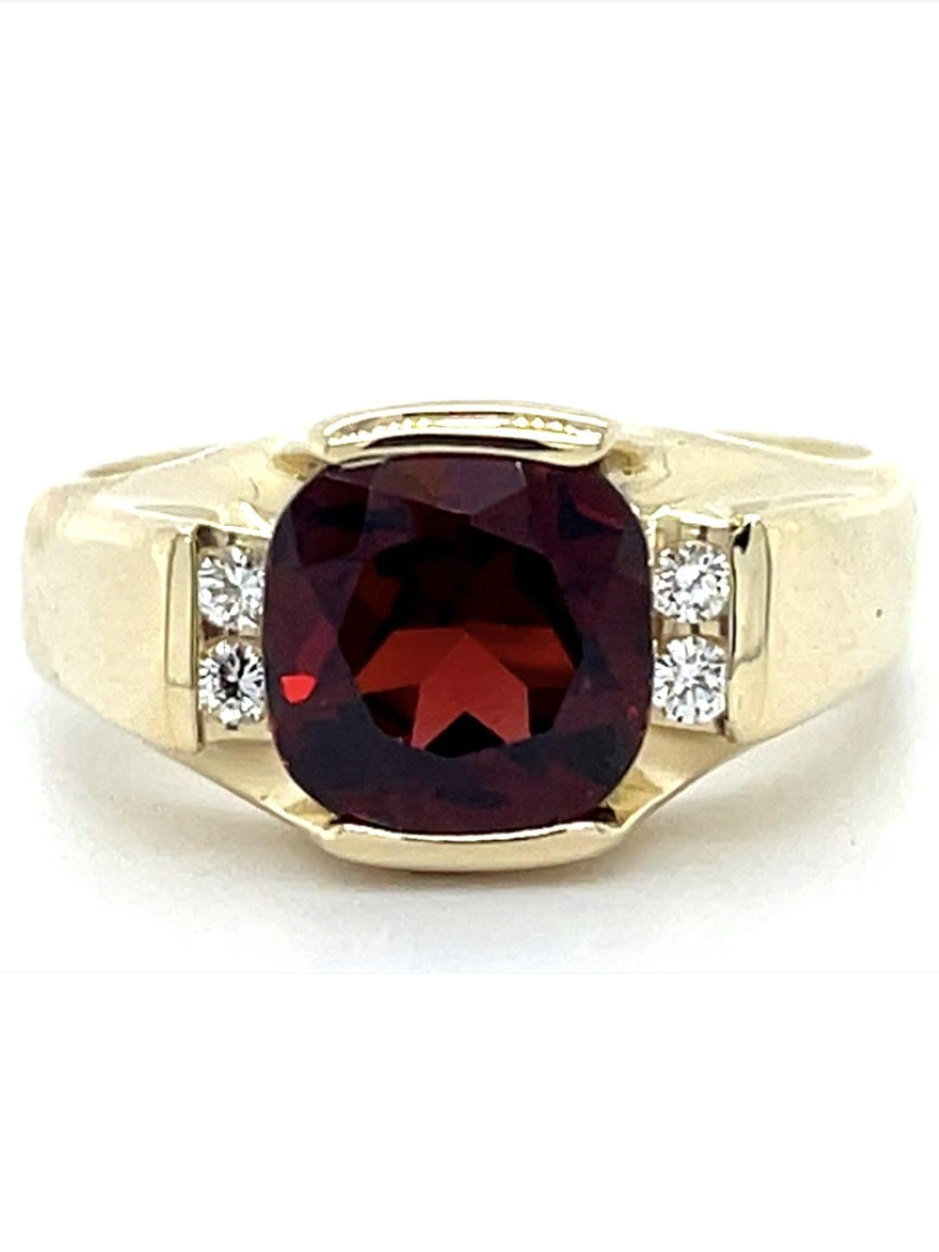 Garnet Diamond Ring