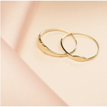 Load image into Gallery viewer, Nina Skinny Oval Signet Ring
