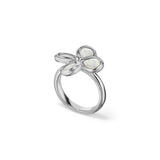 Flower Ring with Mother of Pearl